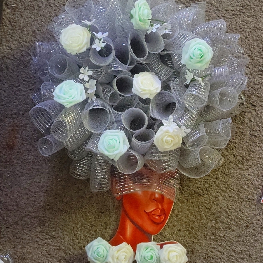 Diva wreath